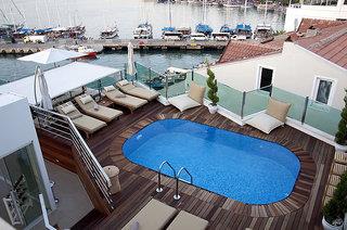 Alesta Yacht Hotel